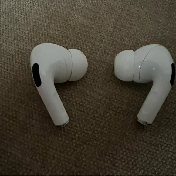 Apple White AirPod Pro Charging Case + Headphones - Picture 3 of 11